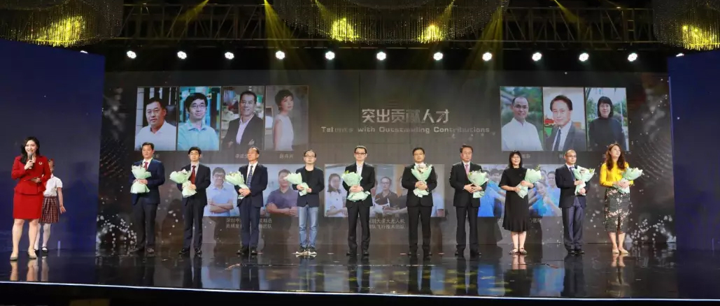 用一朵棉花改变世界，hjc888黄金城董事长李建全获龙华“突出贡献人才”奖